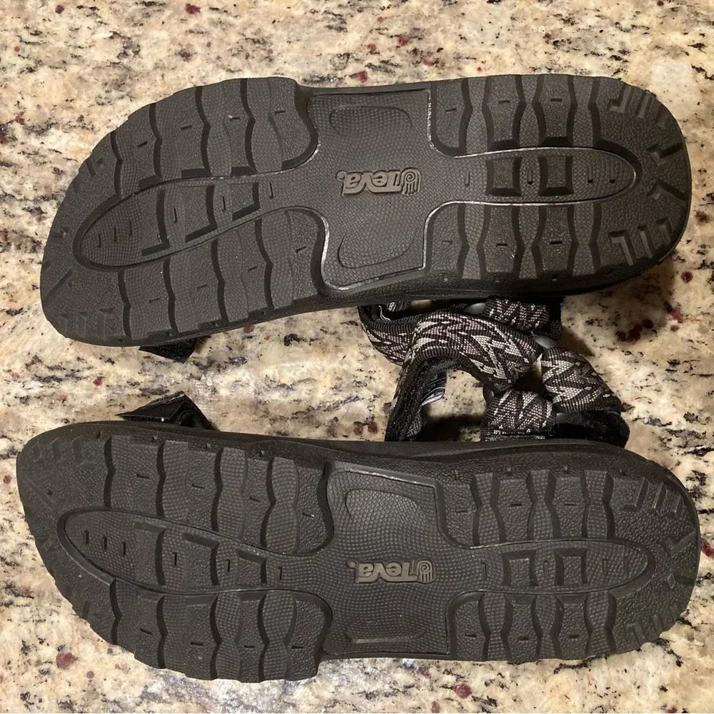 Men's Size 9 Teva Velcro Strap Shock Pad Sandals - Picture 3 of 14